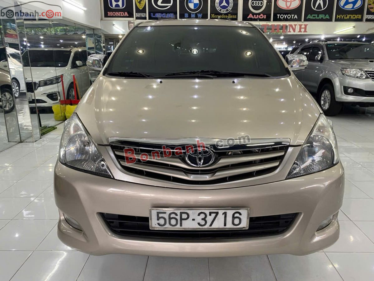 Toyota Innova G SR 2010