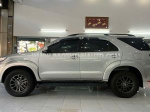 Xe Toyota Fortuner 2.7V 4X2 AT 2016