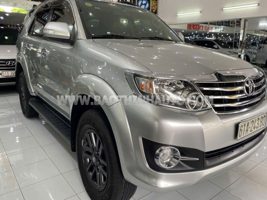Toyota Fortuner 2.7V 4x2 AT 2015