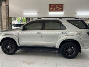 Xe Toyota Fortuner 2.7V 4x2 AT 2015